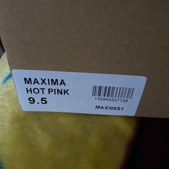 Steve Madden Sneakers - Picture 2 of 7